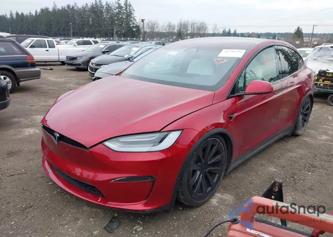 2023 Tesla Model X Dual Motor All-Wheel Drive/Standard Range z USA, uszkodzony, nr VIN 7SAXCAE53PF390641